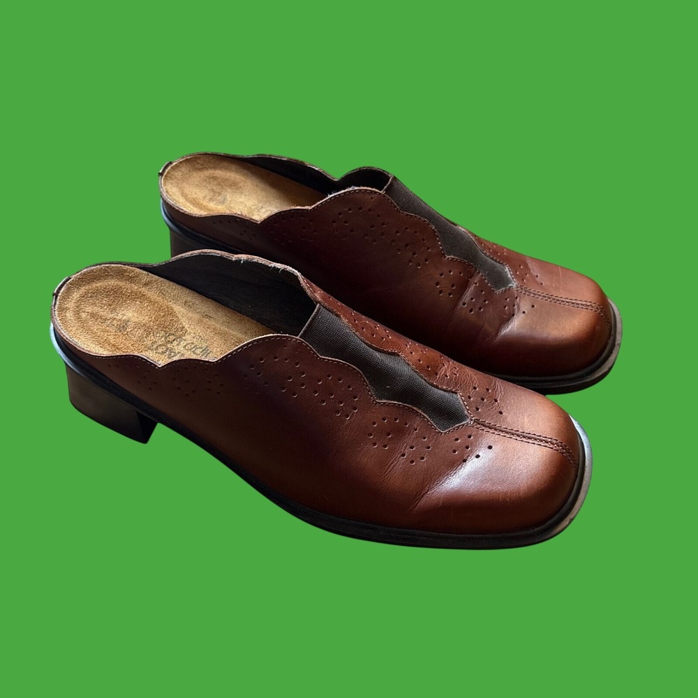 Vtg Y2K Boho Cottage Core Style NAOT Womens Embossed Slip On Heeled Mule Clog